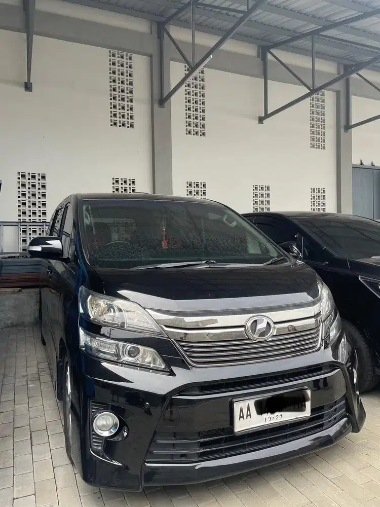 Dijual mobil toyota Vellfire th 2012