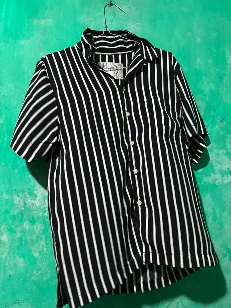 Baju Stripe Putih Hitam Size L