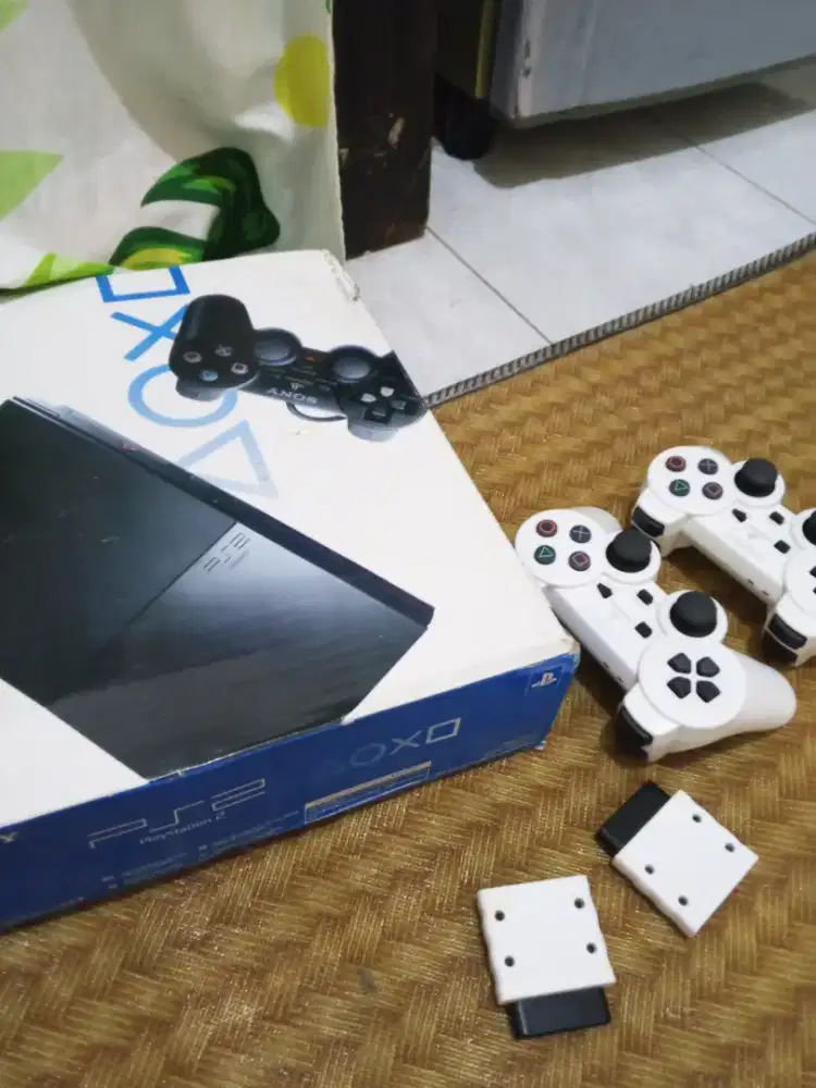 PS2 slim baru dipakai beberapa kali jarang dipakai