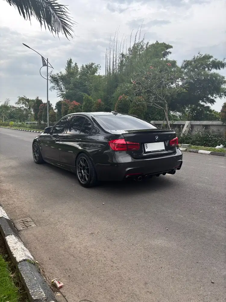 2016 BMW F30 320i Full Mods