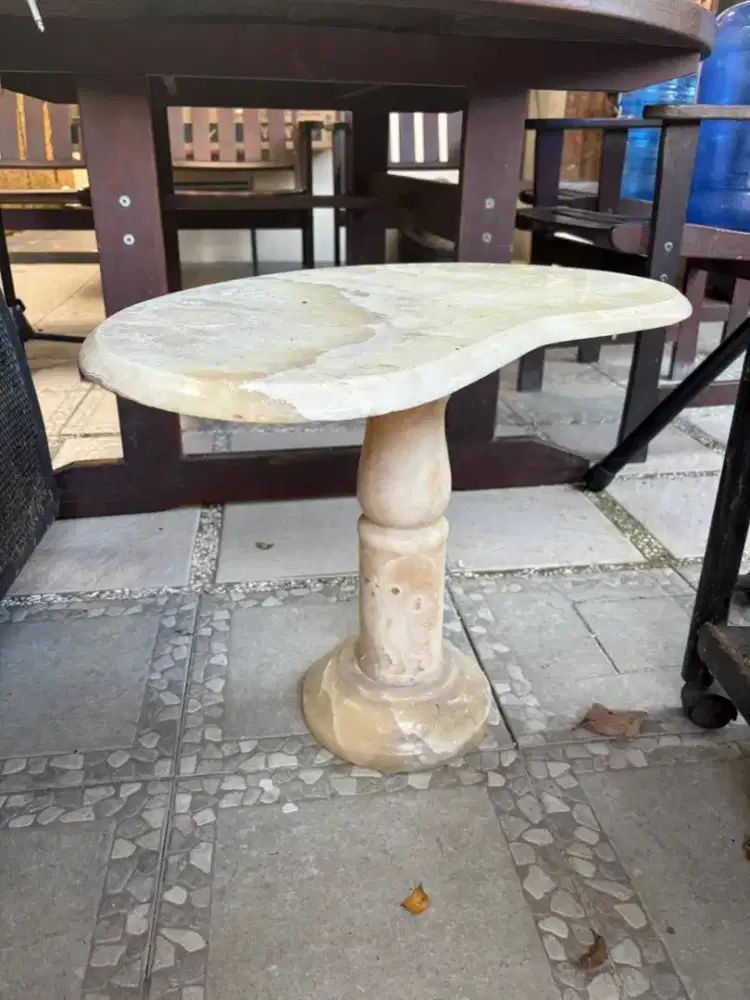 Meja Kecil Bahan Marmer