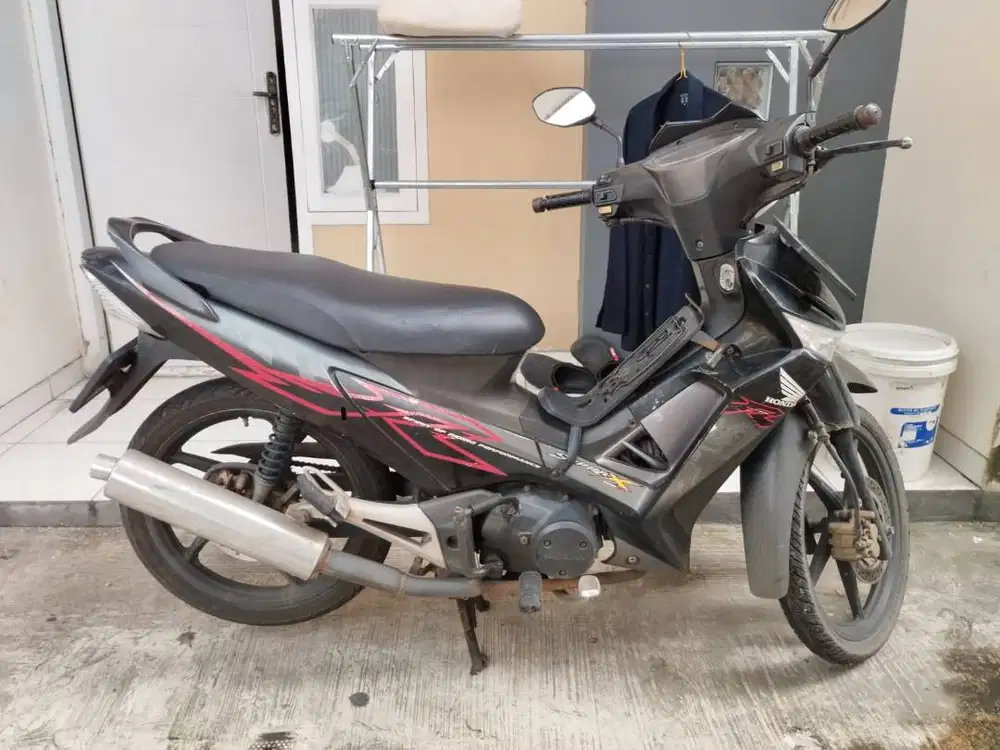 Dijual supra x 125 r tahun 2009