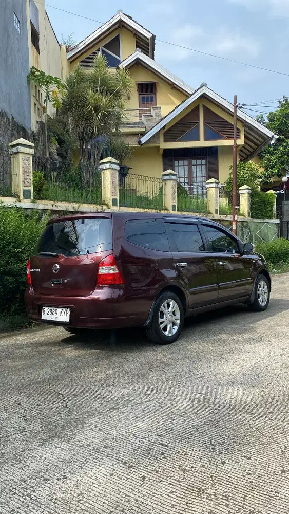 Nissan Grand livina 2011 Bensin