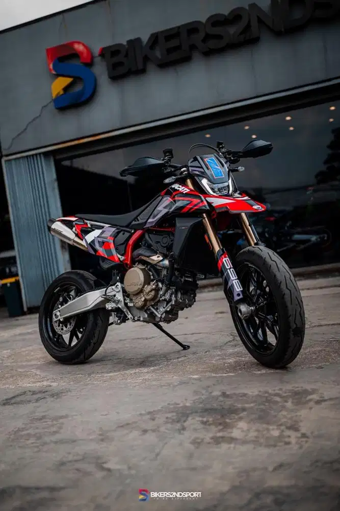 DUCATI HYPERMOTARD MONO RARE ITEM