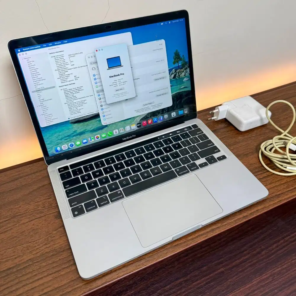 MacBook Pro 13 inch 2020 M1 original silver warna jarang super mulus