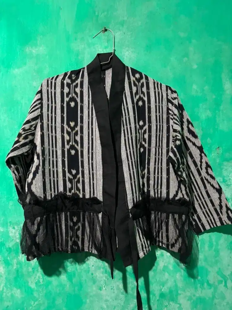 Outwear wanita size L