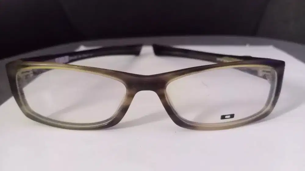 frame kacamata oakley