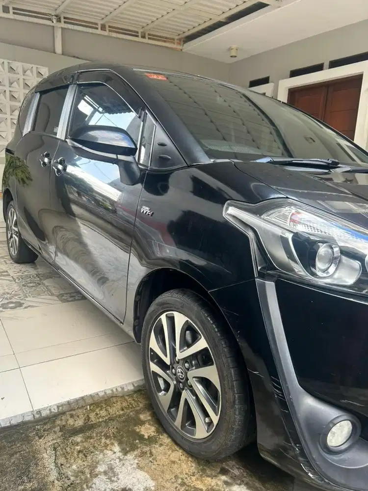 Toyota Sienta V 1.5 2017 Bensin