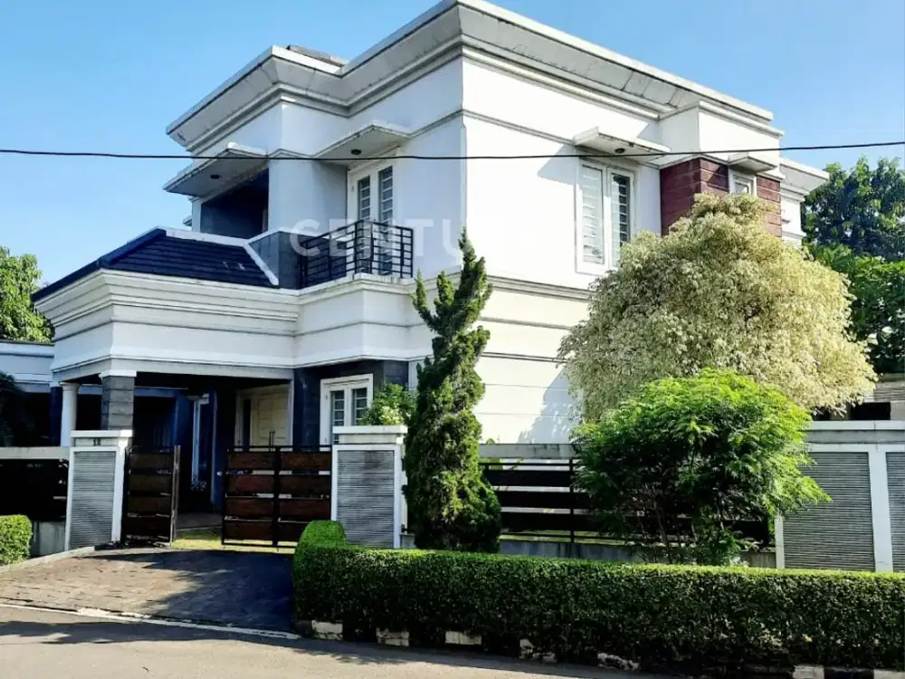 Dijual Rumah Hook Halaman Luas Di Depan Samping Dan Belakang