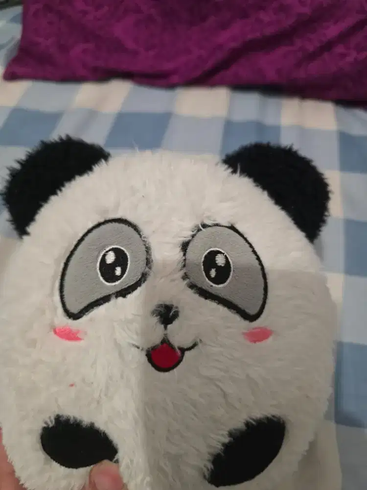 Boneka panda kecil