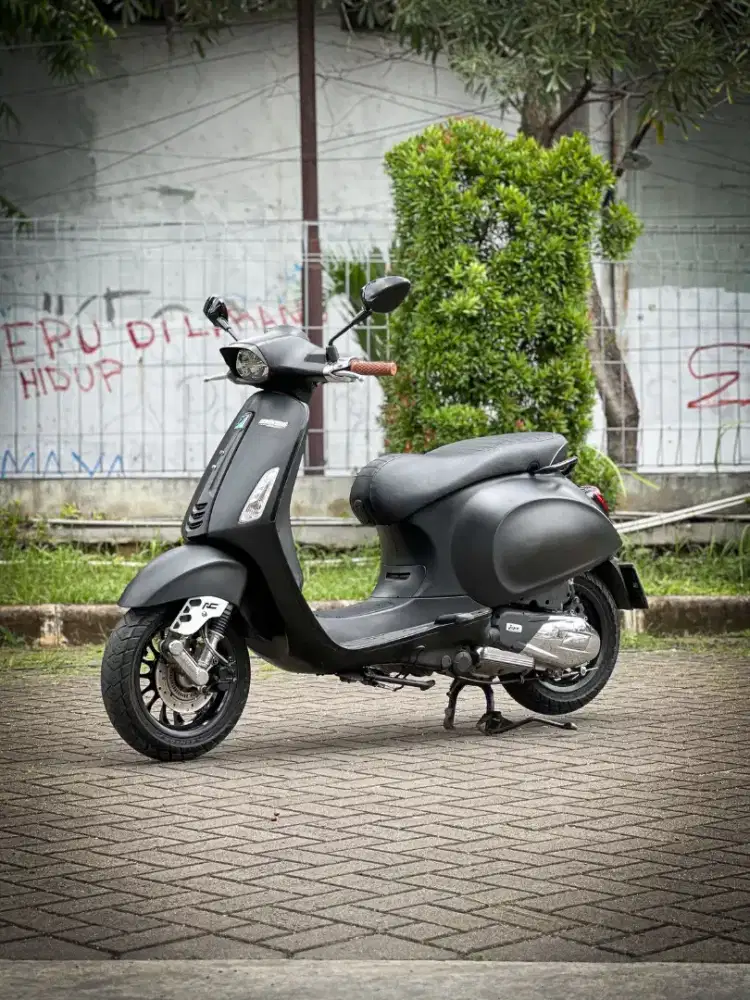 PIAGGIO VESPA SPRINT LIMITED NOTTE 2019