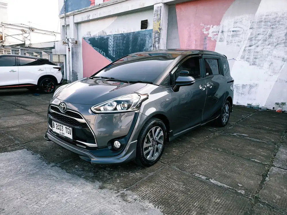 Toyota Sienta V 2017 AT