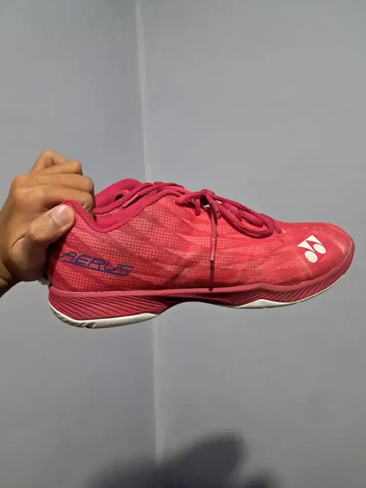 Sepatu Badminton