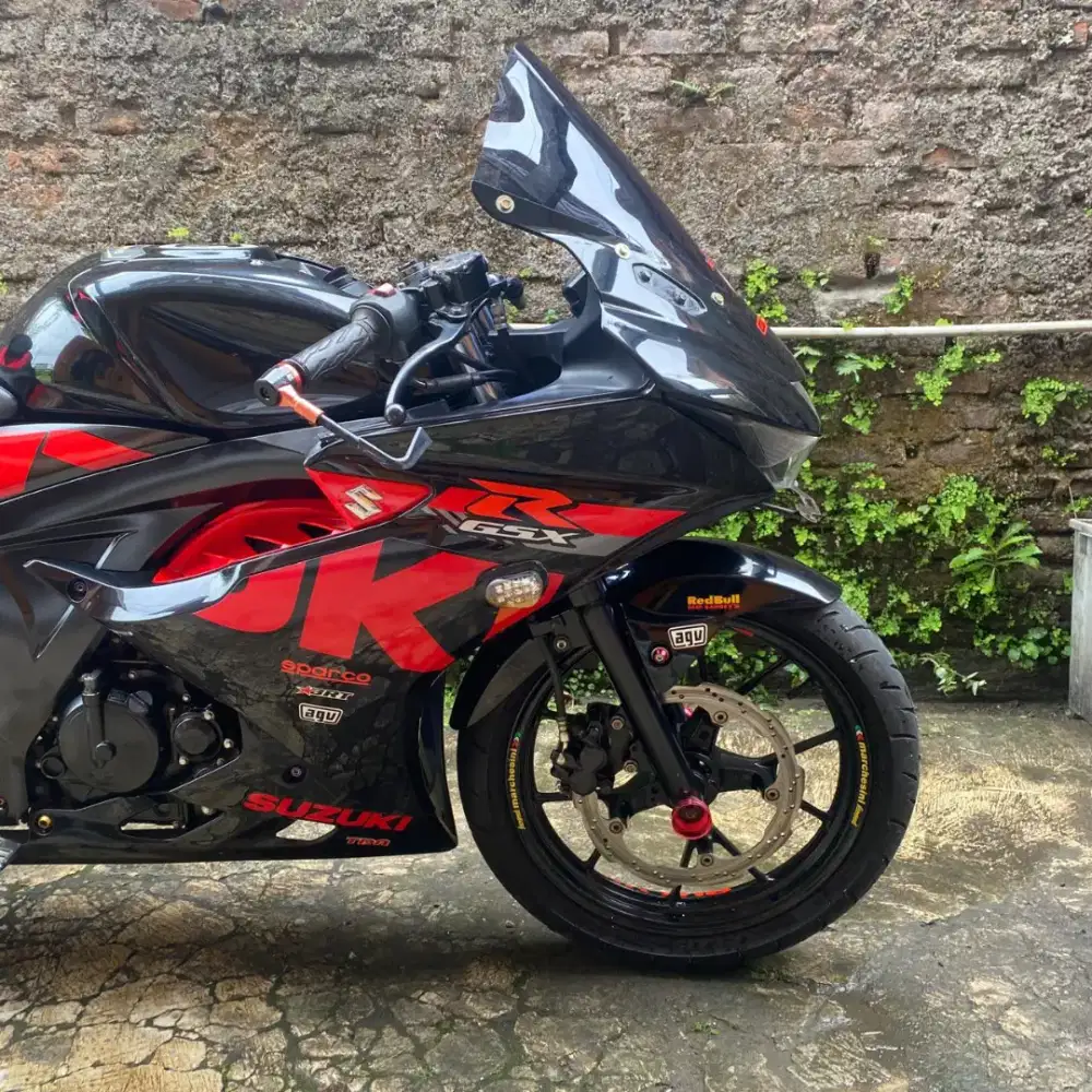 Suzuki gsx 150 tahun 2017