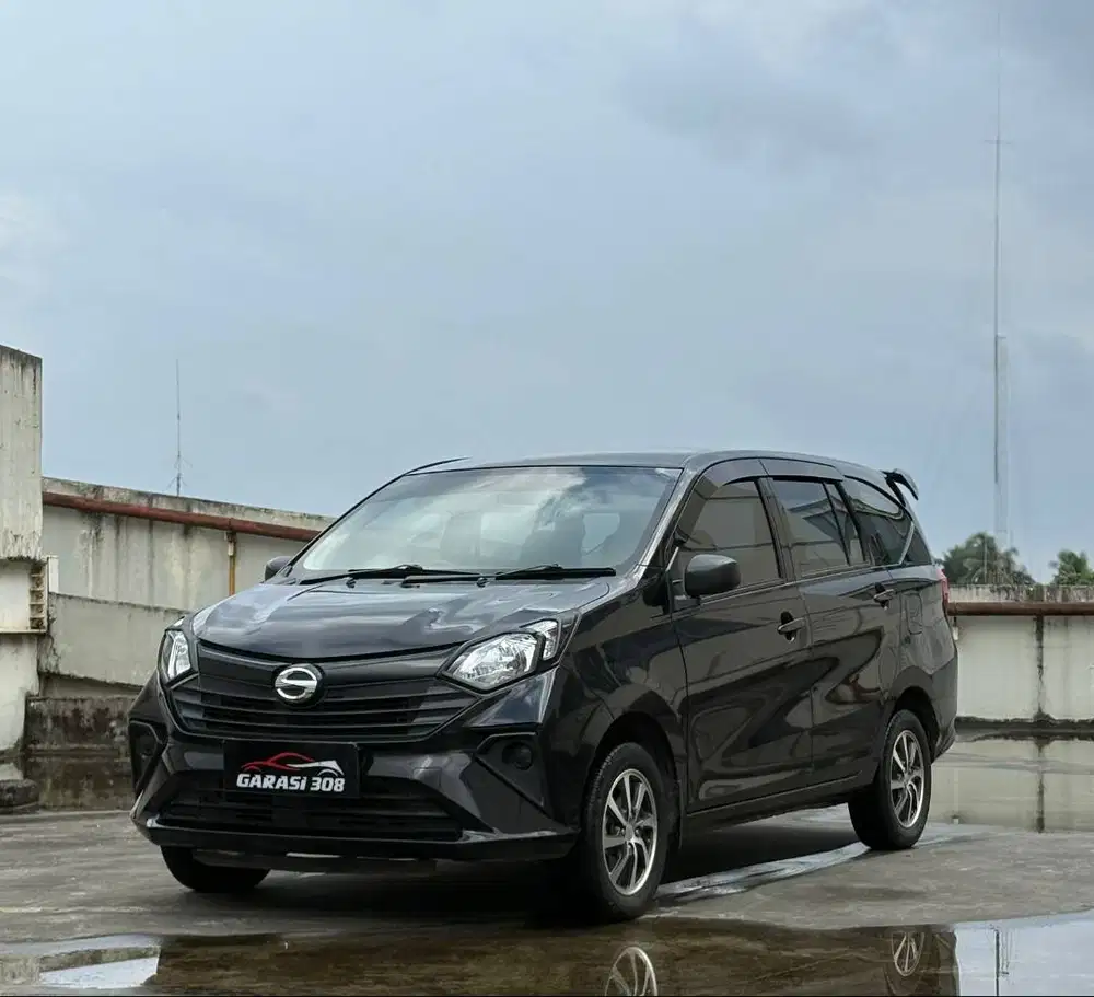 Daihatsu Sigra 1.0 D Manual Tahun 2021 Warna Hitam Pajak 03-2027 km 49
