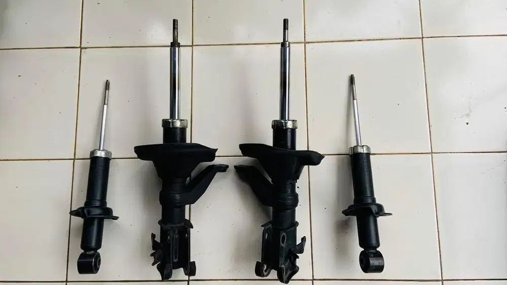 Shocbreaker Honda Stream Set Kiri Kanan Depan Belakang copotan sendiri