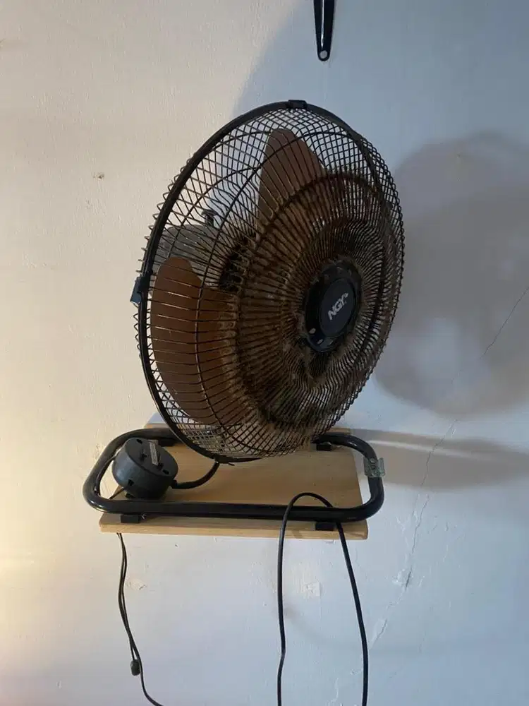 Kipas Angin Kondisi baik