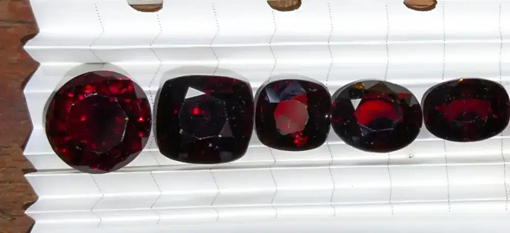 Red Garnet pyrop