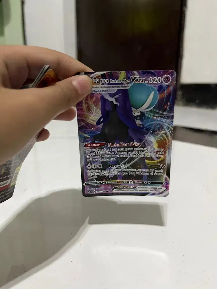 CARD Calyrex berkuda Hitam VMAX