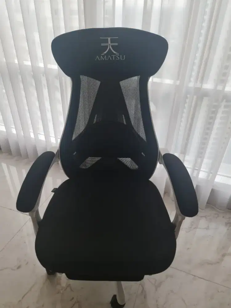 Informa Chair one peice