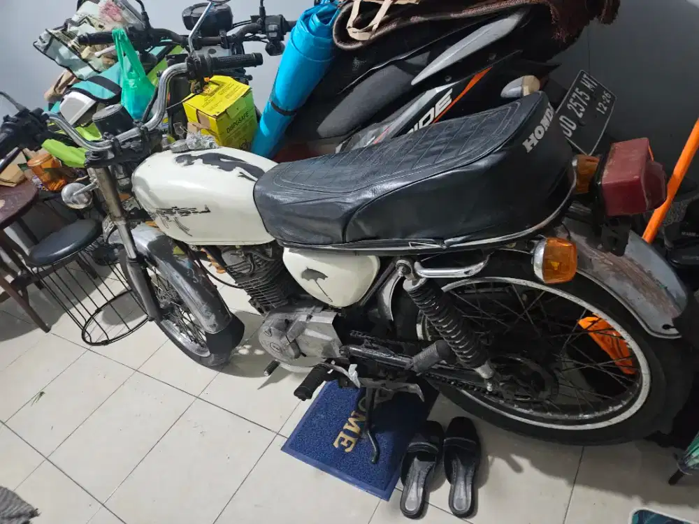 Cb 100 hanya 3.3