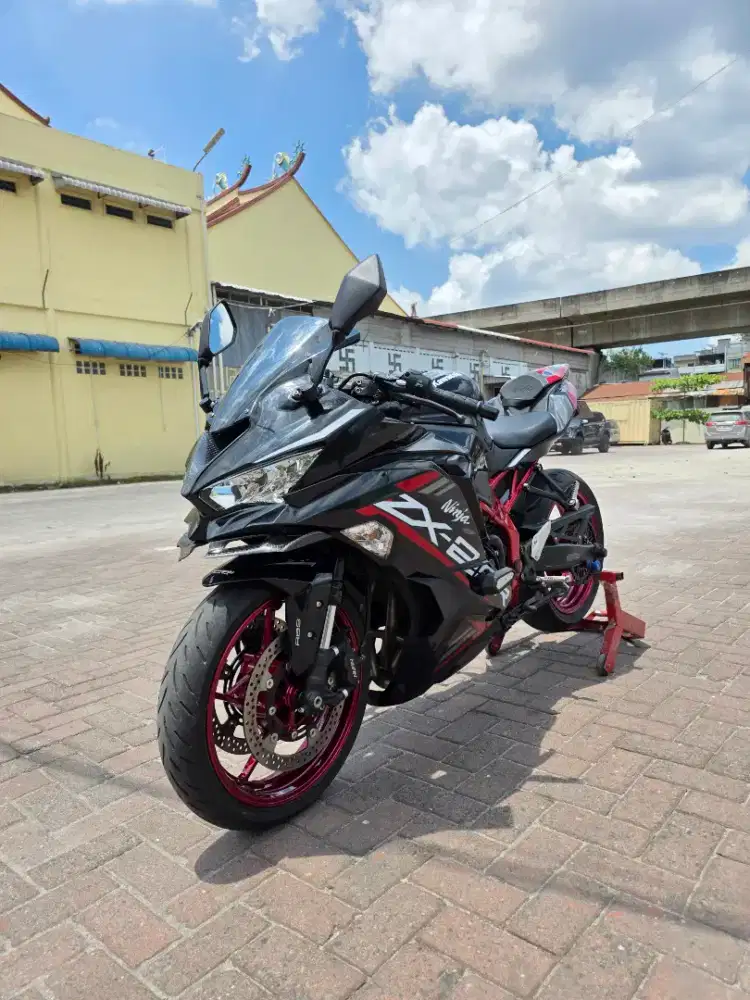 Kawasaki ZX25R ABS QS Hitam Chasis Merah 2020