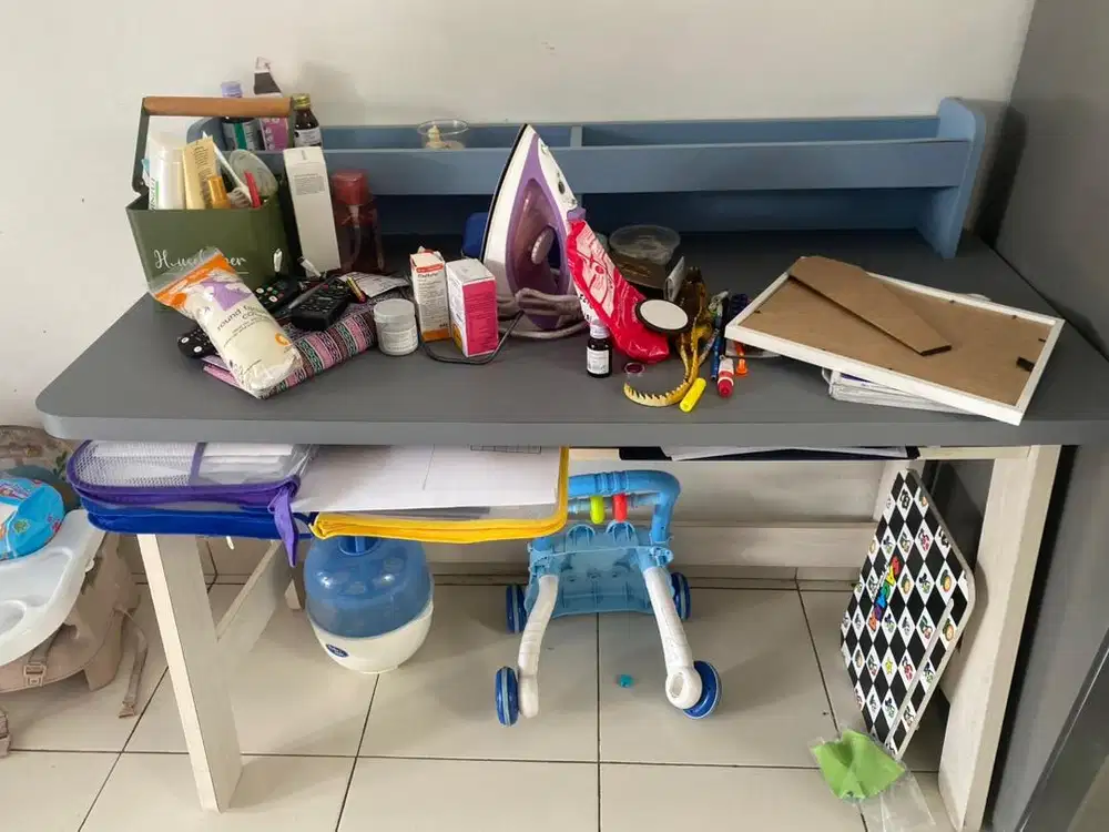 Meja Belajar Anak / Kerja – Masih Sangat Layak & Rapi