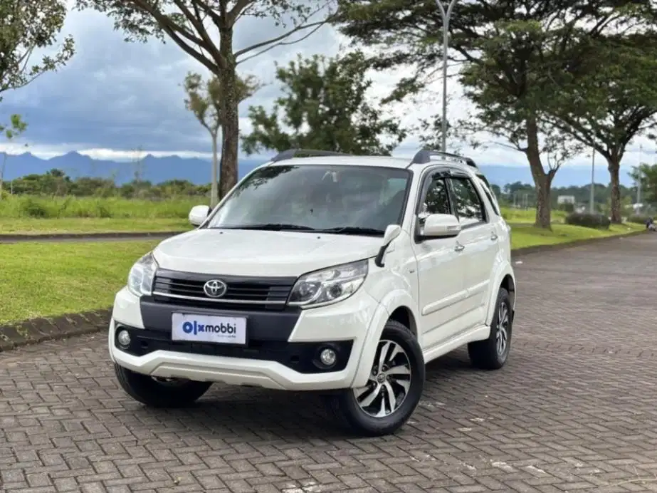 Toyota Rush 1.5 G Bensin OTOMATIS 2015 LVR