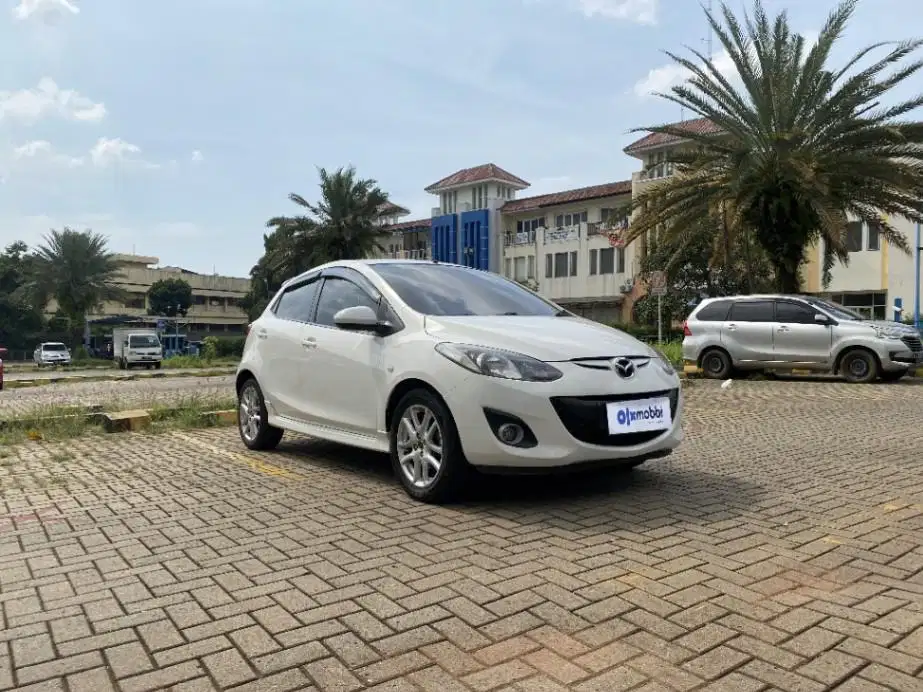 TDP 4,JT, Mazda 2 1.5 R Bensin-AT Putih 2011