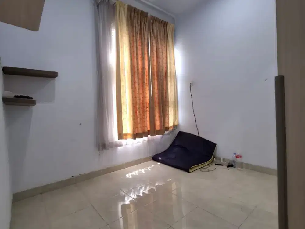 Jual Cepat Rumah Bebas Banjir SHM 4+1 KT di Taman Surya 5 Cengkareng Jakarta Barat