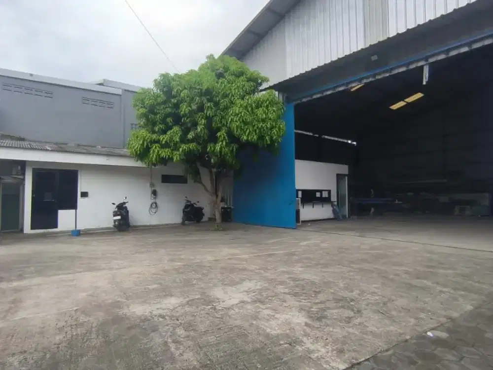 Disewa Gudang 800meter Ada Kantor Rapi Siap Pakai di Kavling DPR Cipondoh Tangerang