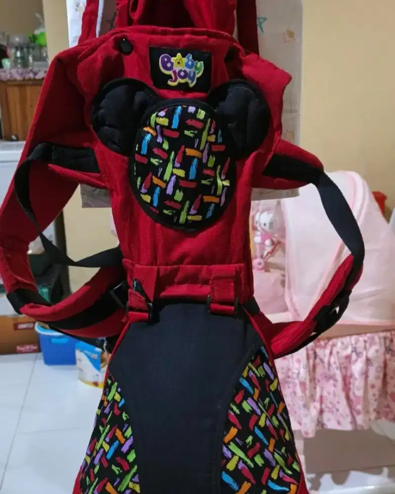 Gendongan Bayi Merah
