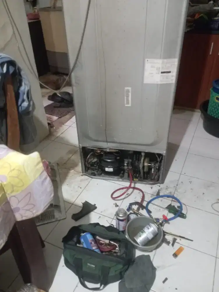 Menerima service kulkas freezer showcase Ac