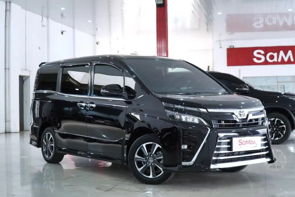 TOYOTA VOXY 2.0 AT HITAM 2019 KM 77RB PJK JULI-26#GARANSI MESIN 1TH ##