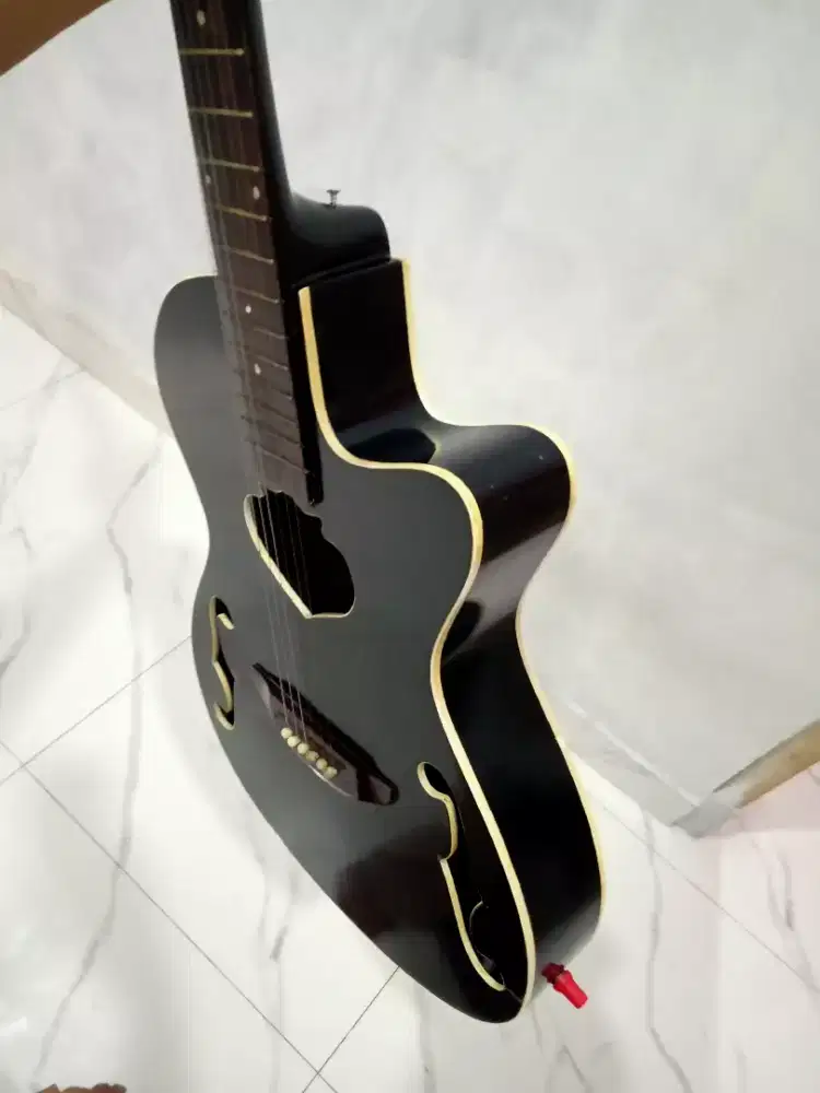 Gitar akustik gibson full senar empuk suara bagus jual jarang lg main