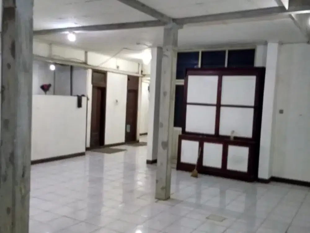 Di sewakan  gudang+ toko  Holis area kain Cigondewah dekat Tol Pasir Koja, Sumber sari