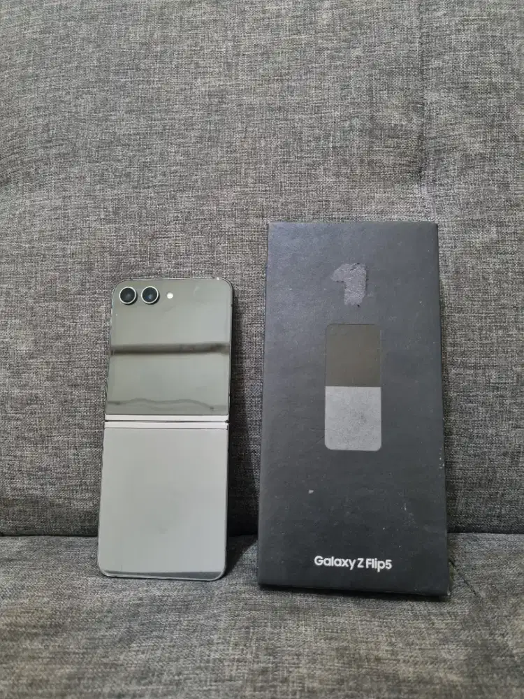 SAMSUNG Z FLIP5 512GB MULUS RESMI