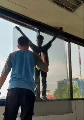 Kaca Film Ryben Penolak Panas Matahari Sticker Kaca Film Riben Rumah