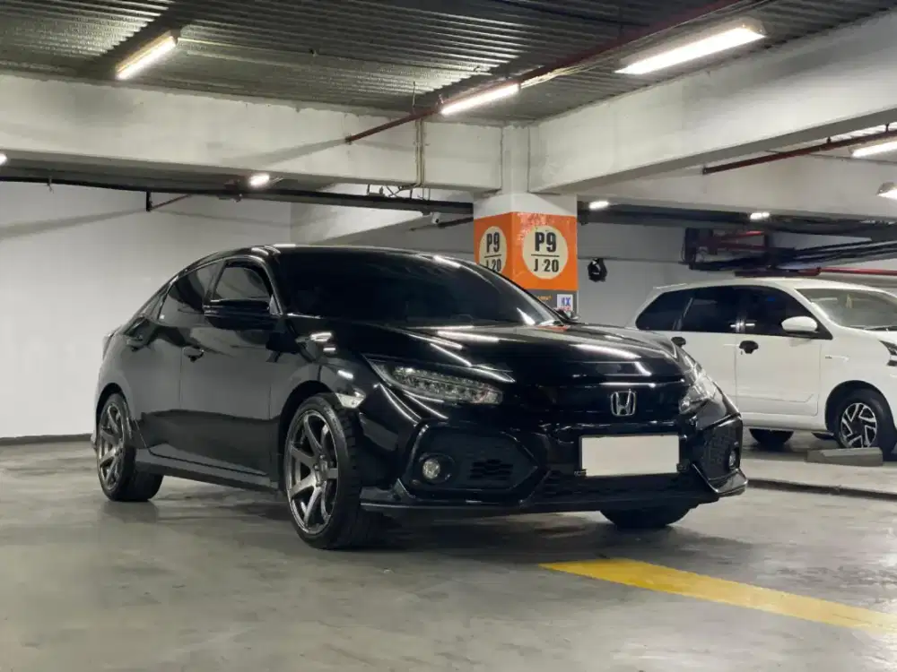 KM 40RB. Honda Civic Turbo E Hatchback 2018
