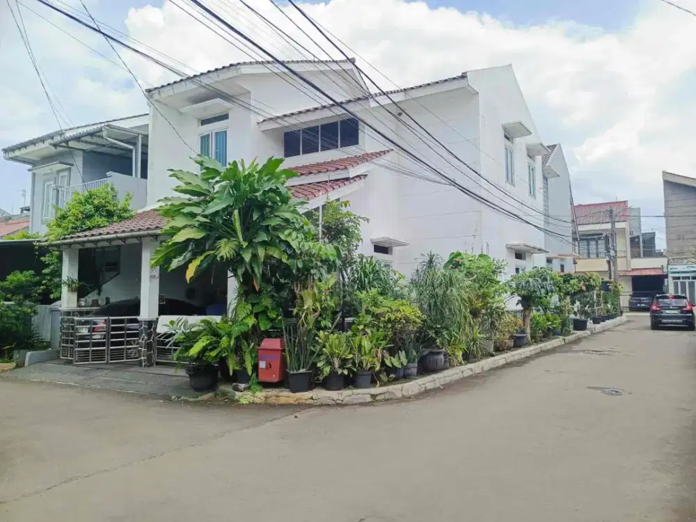Rumah Hook Dekat Stasiun di BCC Bukit Cimanggu City