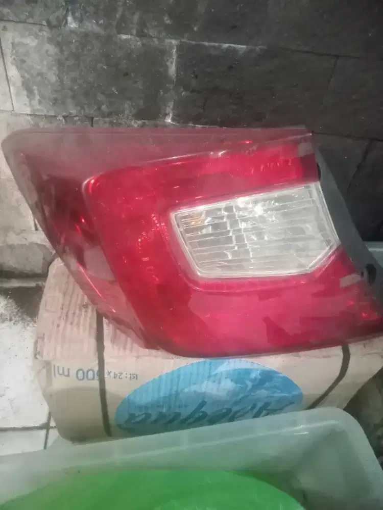 Jual barang bekas mobil berio