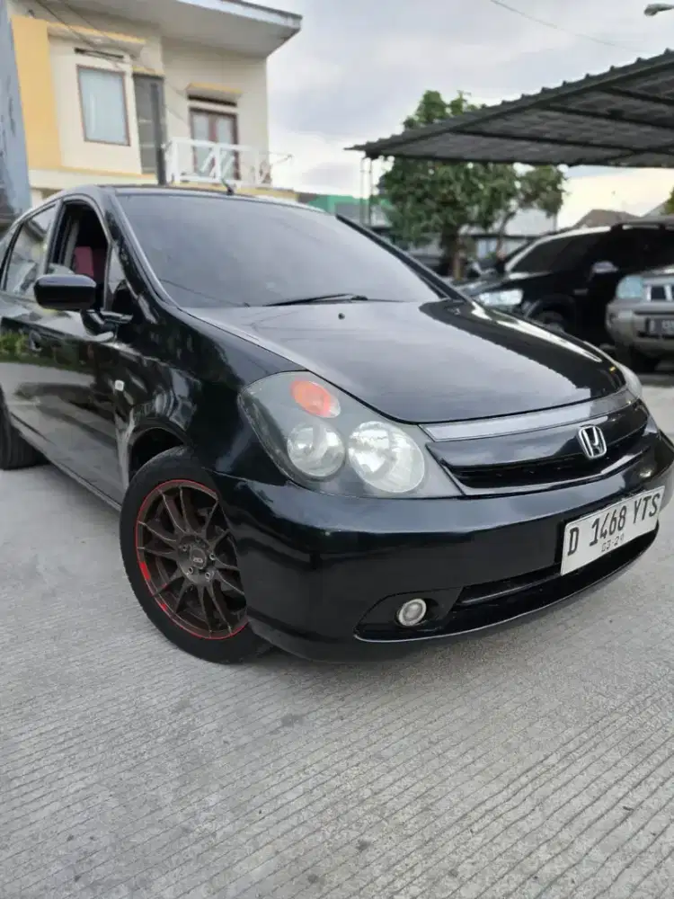 Honda Stream Manual 2005
Mobil sangat ganteng
Mobil keluarga bbm irit