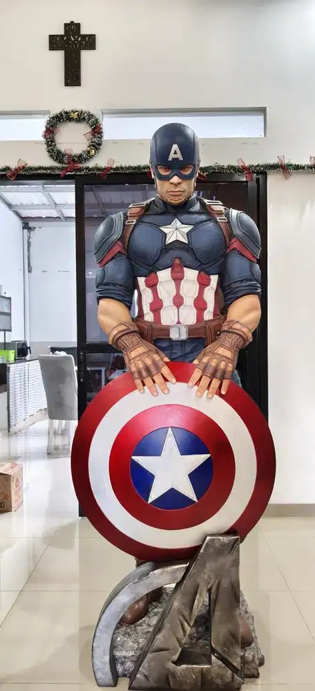 PATUNG KAPTEN AMERIKA