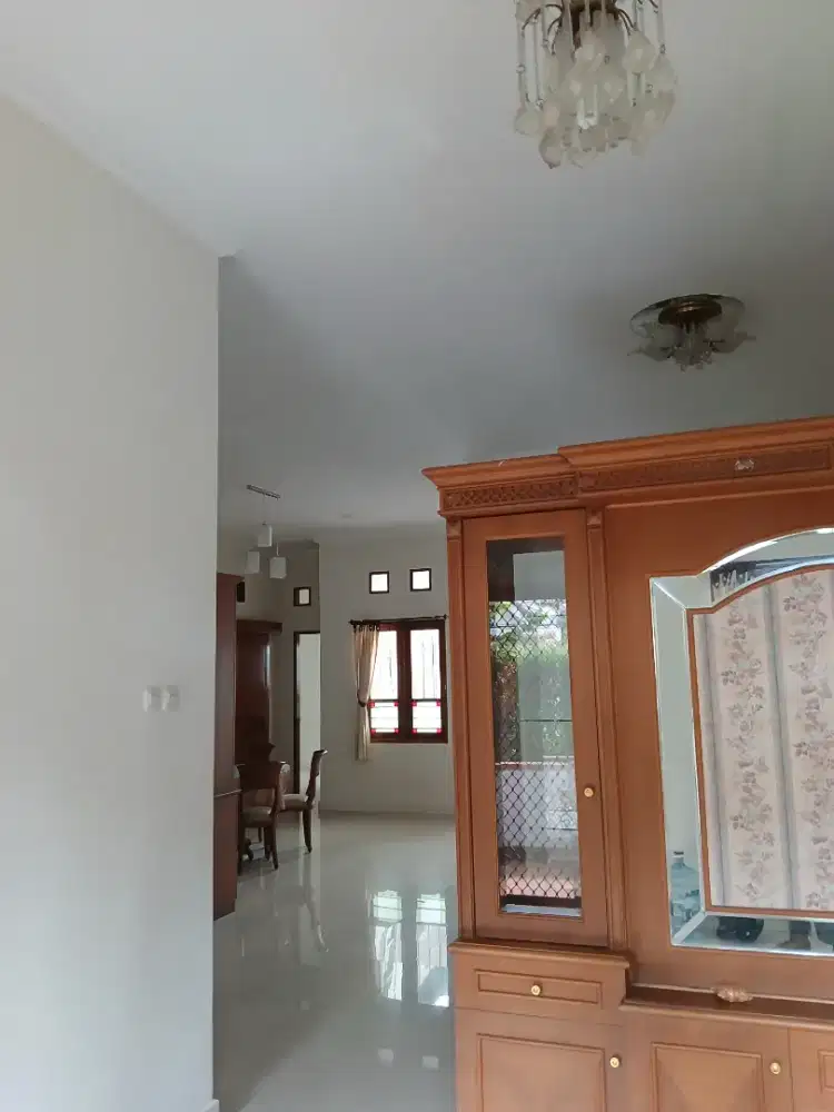 Disewakan Rumah Pesona Khayangan II Margonda Depok