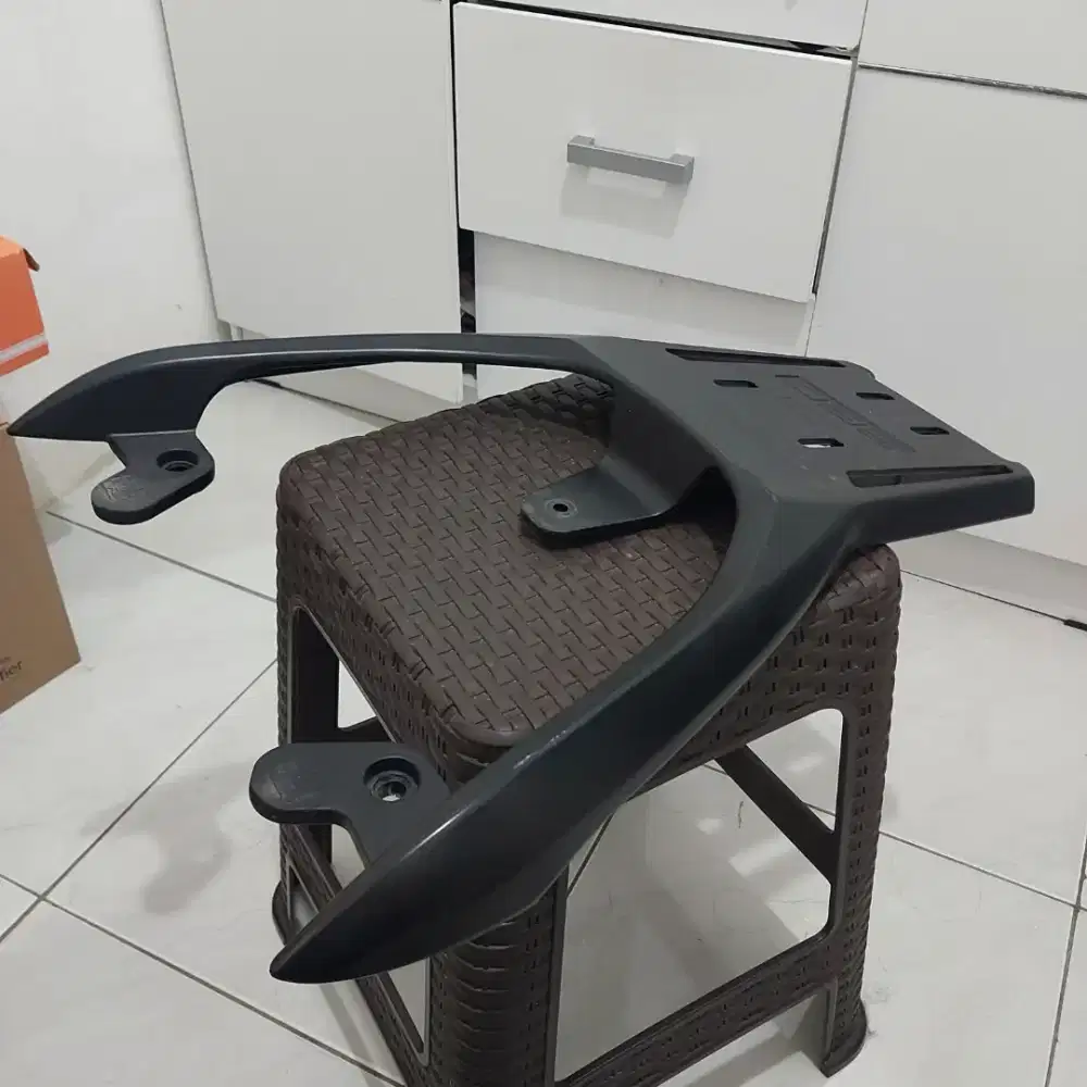 BEHEL BRACKET BOX SUZUKI BURGMAN 125