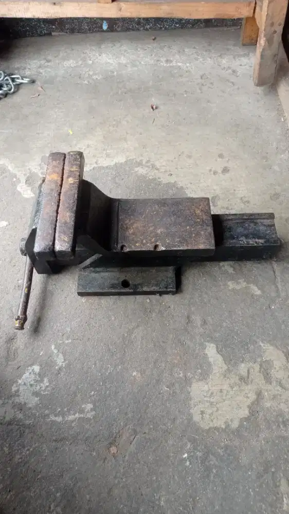 Ragum/Catok Besi Baja Model Jadul 8 inch