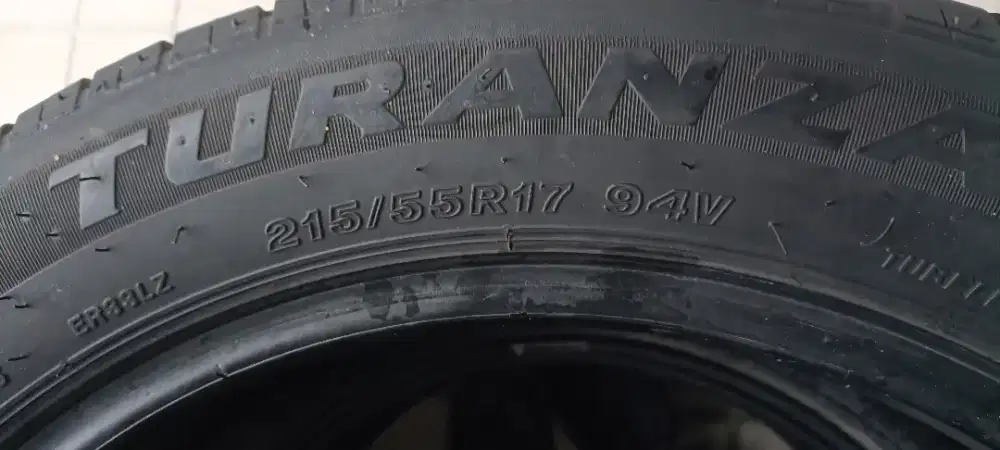 Ban Mobil bekas 215-55-17  turanza