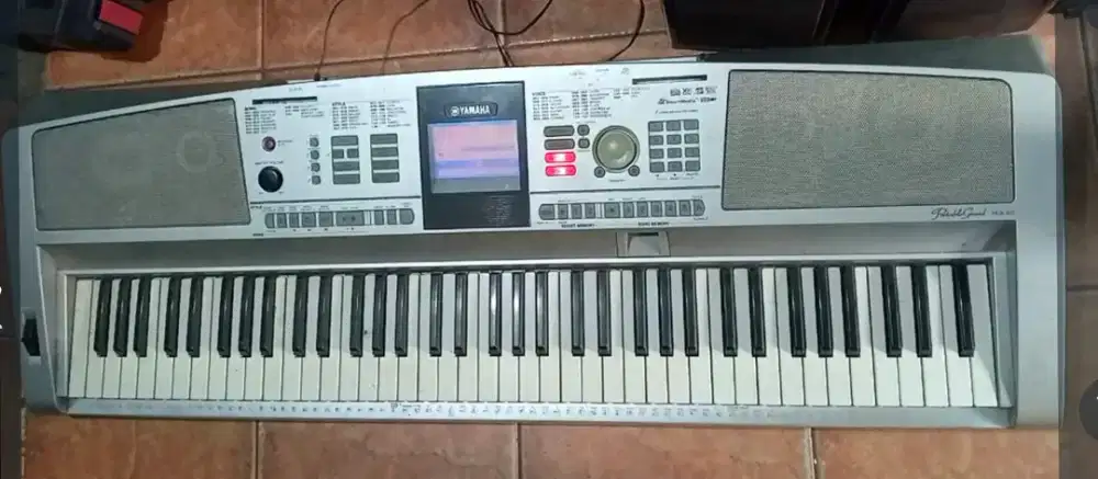 Keyboard/ piano Yamaha DGX 305