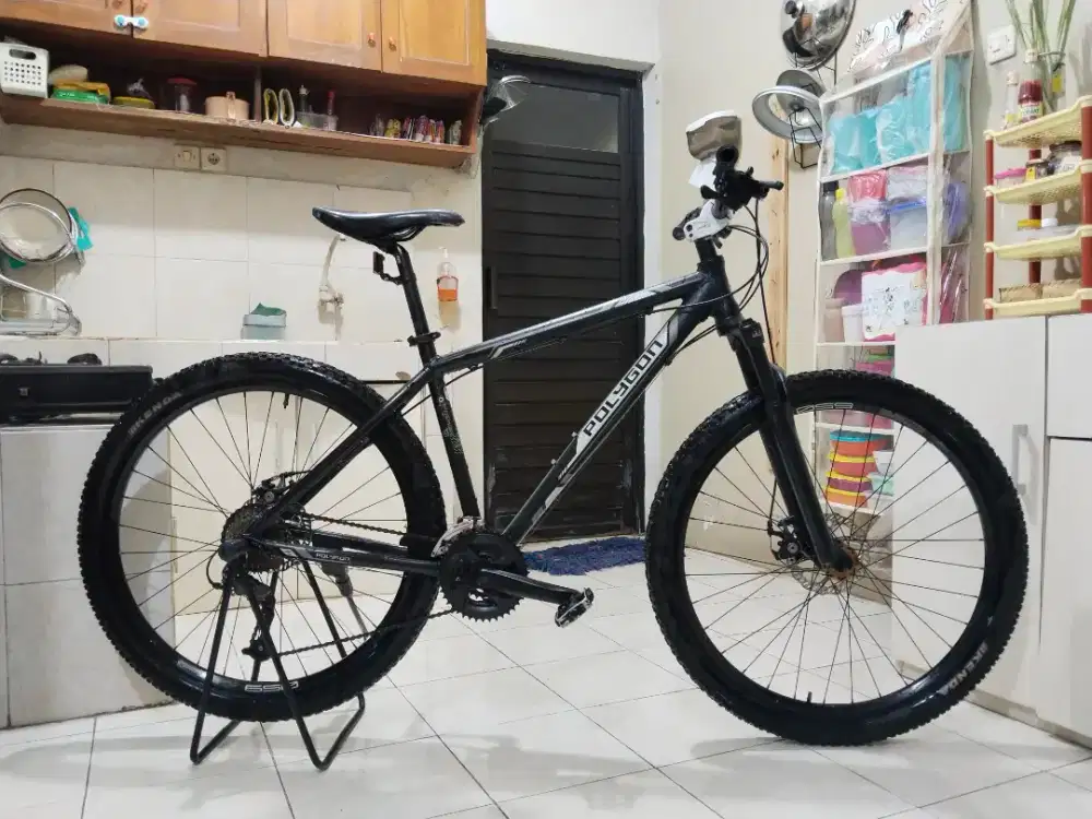 Sepeda polygon premier 3