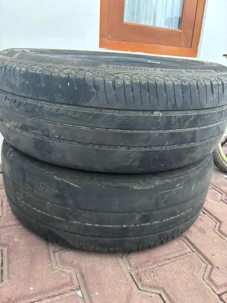 Ban bekas mobil copotan